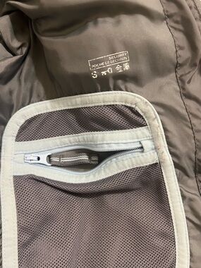 White Nike Ski & Snow Jacket with Inner Pocket Detail in Gray